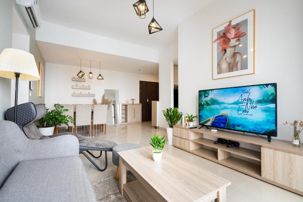 Apartment Infinity Pool Signature - Saigon Rivergate Ho Chi Minh City