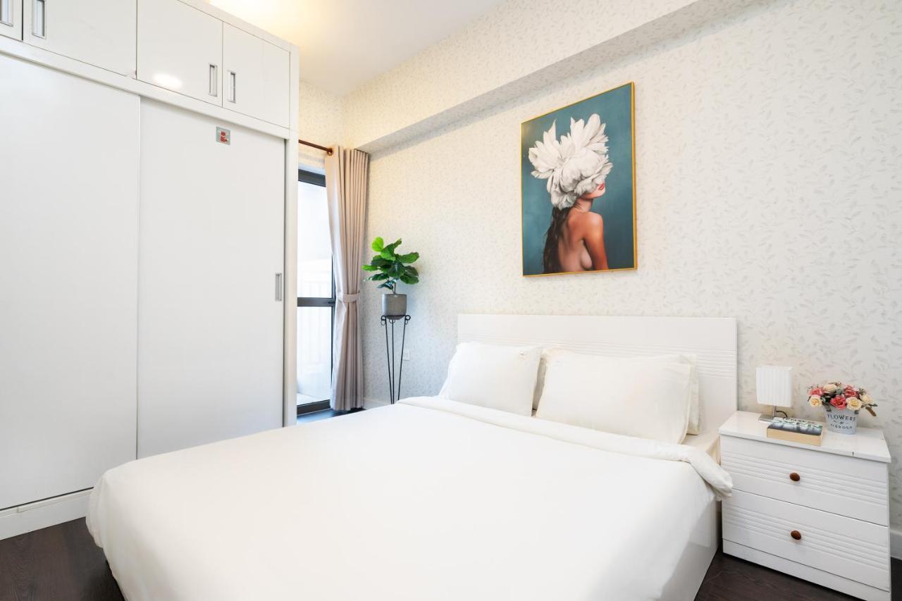 Infinity Pool Signature - Saigon Rivergate Apartment *