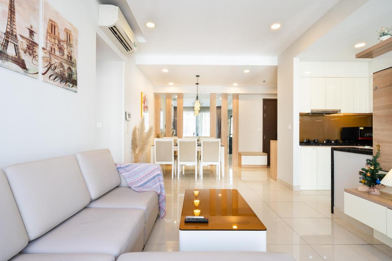 Infinity Pool Signature - Saigon Rivergate Apartment *
